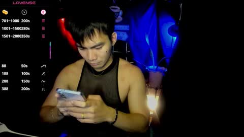 Snapshot of 000batman000 chatting on 02/24/26, 06:44 Bruce online show from 02/24/26, 06:44