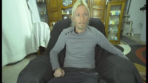 jeff online show from 12/31/24, 09:28