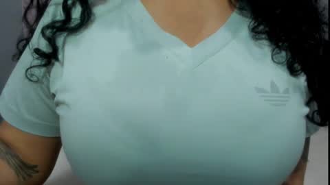 Snapshot of 00valeriasexxx chatting on 02/07/25, 12:17 Valeria online show from 02/07/25, 12:17