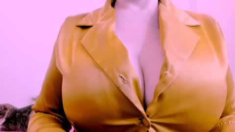 Snapshot of 00valeriasexxx chatting on 10/24/25, 08:00 Valeria online show from 10/24/25, 08:00