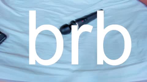 Snapshot of 01victoria chatting on 12/20/24, 04:36 01victoria online show from 12/20/24, 04:36