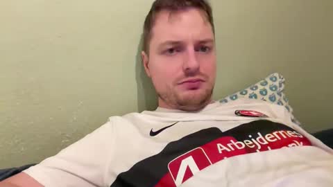 095mike online show from 11/29/25, 03:37