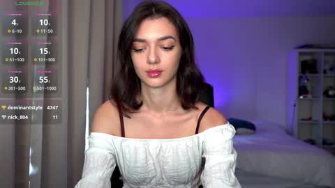 Olivia online show from 09/22/25, 10:34