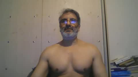 Snapshot of 0luvmonkey chatting on 04/19/26, 01:49 0luvmonkey online show from 04/19/26, 01:49