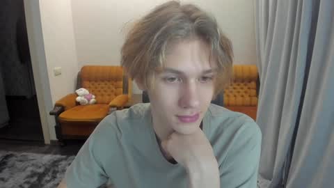 Snapshot of 0verlandd chatting on 12/14/24, 01:38 Adam online show from 12/14/24, 01:38