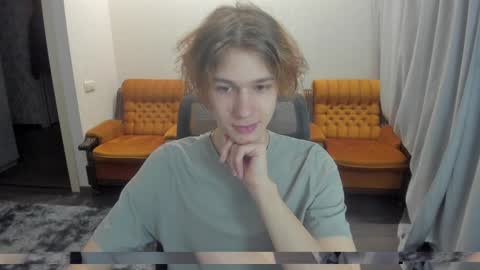 Snapshot of 0verlandd chatting on 12/26/24, 10:37 Adam online show from 12/26/24, 10:37