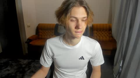 Snapshot of 0verlandd chatting on 12/30/24, 07:59 Adam online show from 12/30/24, 07:59