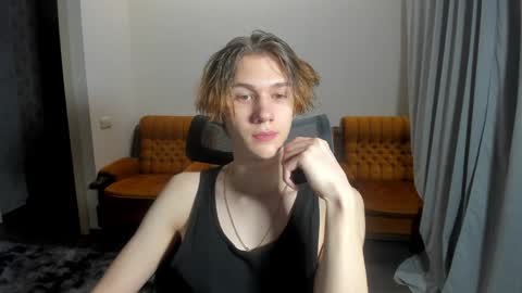 Snapshot of 0verlandd chatting on 01/04/25, 10:38 Adam online show from 01/04/25, 10:38