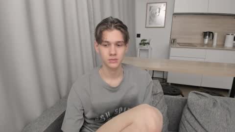 Snapshot of 0verlandd chatting on 10/10/25, 04:28 Adam online show from 10/10/25, 04:28