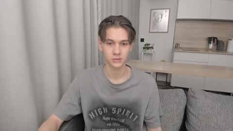 Snapshot of 0verlandd chatting on 10/12/25, 11:53 Adam online show from 10/12/25, 11:53