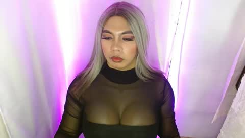 Snapshot of 11inchsinglecious chatting on 01/08/25, 04:44 HUGECOCK online show from 01/08/25, 04:44