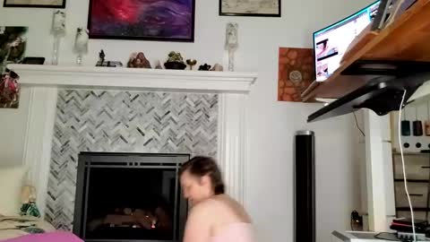 Snapshot of 11willowandjohn11 chatting on 02/04/25, 12:00 Aurora Willows online show from 02/04/25, 12:00