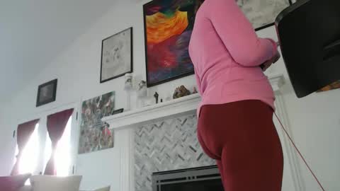 Snapshot of 11willowandjohn11 chatting on 02/17/25, 04:15 Aurora Willows online show from 02/17/25, 04:15