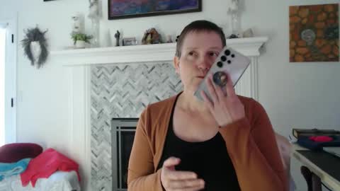 Aurora Willows online show from 04/18/26, 09:15