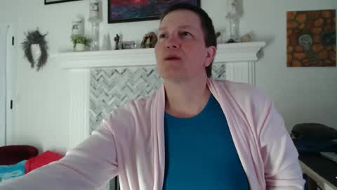 Aurora Willows online show from 04/20/26, 10:07