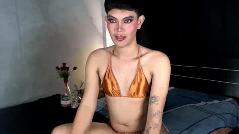 Snapshot of 12inchhugeselfsucker chatting on 01/01/25, 10:21 Leren online show from 01/01/25, 10:21