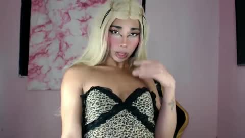 Snapshot of 18_nicole chatting on 02/22/25, 12:05 barbie online show from 02/22/25, 12:05