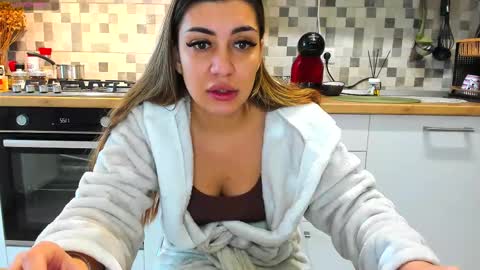 18belleskinny online show from 10/04/25, 08:23