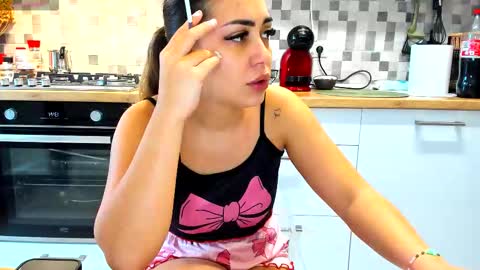 18belleskinny online show from 10/07/25, 10:45