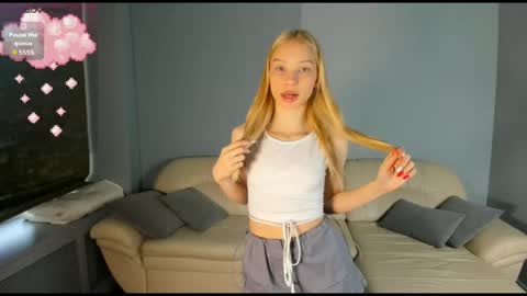 Kira online show from 11/10/25, 05:06