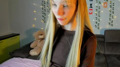 Kira online show from 03/20/26, 06:13