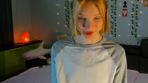 Kira online show from 03/30/26, 04:52