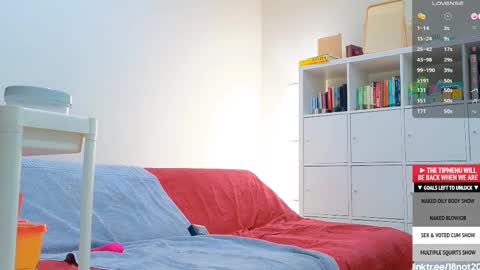 Snapshot of 18not20 chatting on 02/13/25, 04:32 Tong Ralph online show from 02/13/25, 04:32