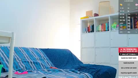 Snapshot of 18not20 chatting on 02/22/25, 04:07 Tong Ralph online show from 02/22/25, 04:07