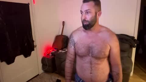 Snapshot of 1981thor chatting on 12/14/25, 02:28 1981thor online show from 12/14/25, 02:28