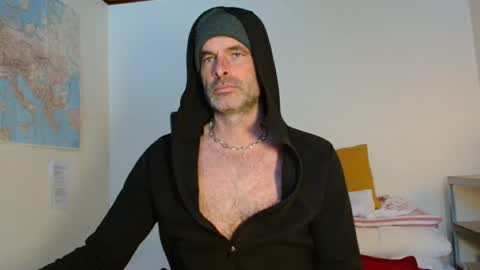 Snapshot of 19djulia chatting on 01/28/25, 08:47 djulia online show from 01/28/25, 08:47