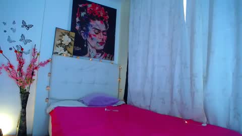 stef read my description online show from 02/09/25, 04:18