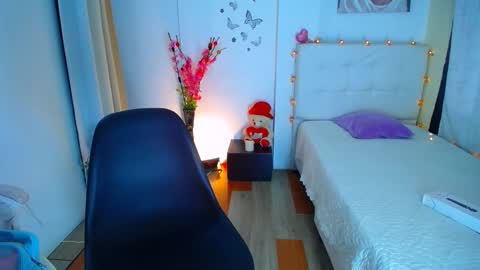 stef read my description online show from 02/13/25, 03:35