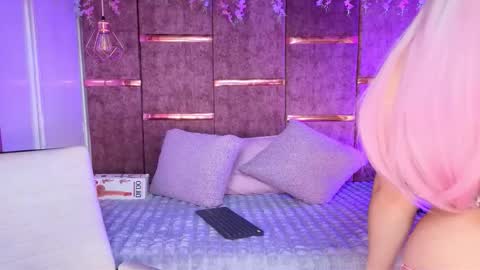 anya online show from 11/18/25, 07:29