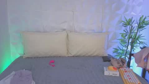 anya online show from 12/20/25, 07:54