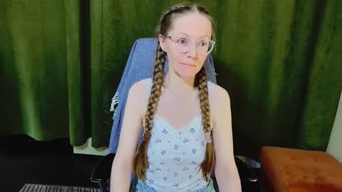 Snapshot of 1goldilocks chatting on 02/25/26, 04:05 online show from 02/25/26, 04:05