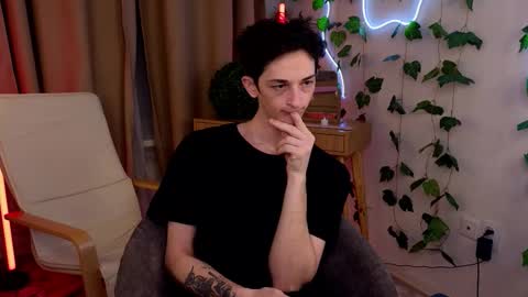 Snapshot of 1itt1efox chatting on 03/18/26, 09:51 Max online show from 03/18/26, 09:51