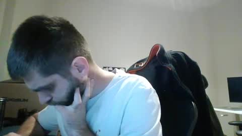 Snapshot of 1kamilkamil11 chatting on 02/04/25, 04:18 kam online show from 02/04/25, 04:18