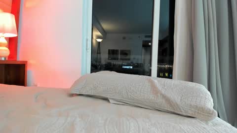 Onna online show from 12/27/24, 03:53