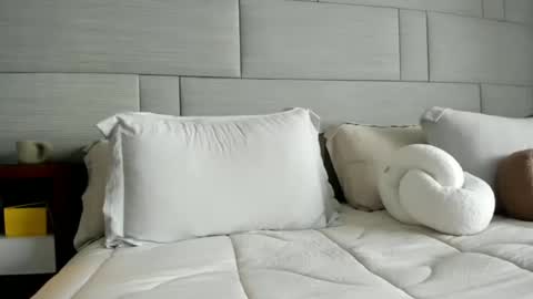 Onna online show from 09/24/25, 06:55