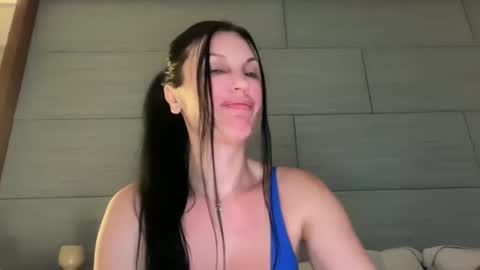 Onna online show from 10/20/25, 04:02