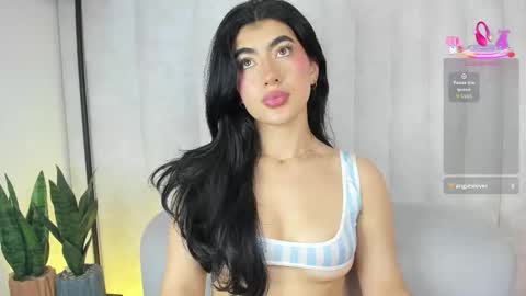 Snapshot of 1m_emily chatting on 12/15/25, 11:09 . online show from 12/15/25, 11:09