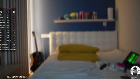 Marie online show from 02/14/25, 01:56