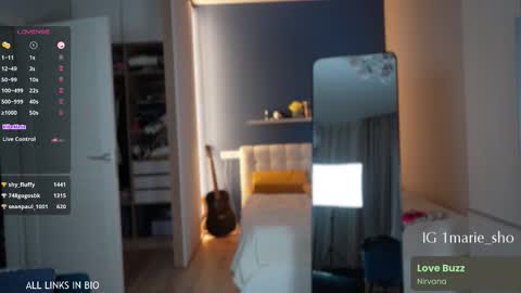 Marie online show from 09/10/25, 06:08