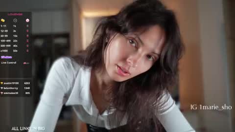 Marie online show from 09/18/25, 06:43