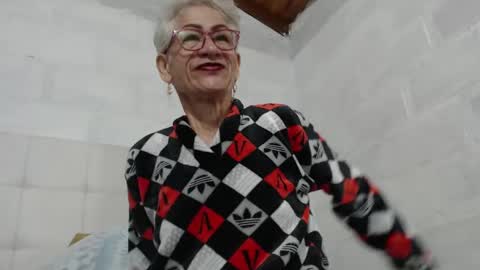 Snapshot of 1miss_monserrate chatting on 01/17/25, 10:11 Miss Monserrate online show from 01/17/25, 10:11