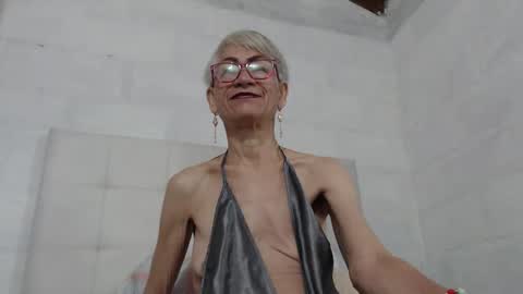 Snapshot of 1miss_monserrate chatting on 01/20/25, 11:13 Miss Monserrate online show from 01/20/25, 11:13