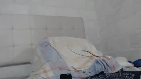 Snapshot of 1miss_monserrate chatting on 02/13/25, 01:37 Miss Monserrate online show from 02/13/25, 01:37