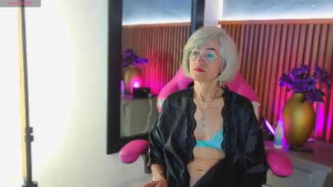 Snapshot of 1miss_monserrate chatting on 05/11/26, 02:23 Miss Monserrate online show from 05/11/26, 02:23