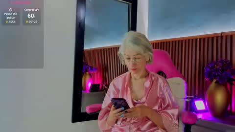 Snapshot of 1miss_monserrate chatting on 06/01/26, 01:57 Miss Monserrate online show from 06/01/26, 01:57