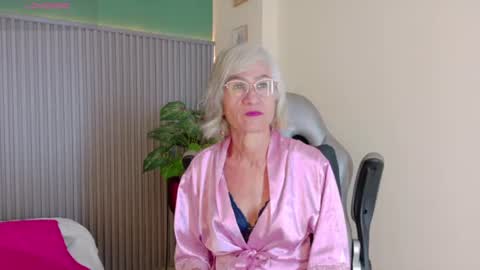 Snapshot of 1miss_monserrate chatting on 08/01/26, 01:54 Miss Monserrate online show from 08/01/26, 01:54
